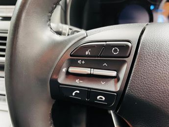 Hyundai KONA 64kWh Premium Auto 5dr (7kW Charger)