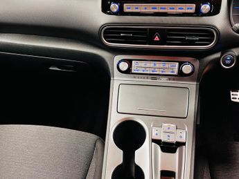 Hyundai KONA 64kWh Premium Auto 5dr (7kW Charger)