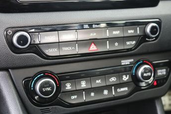 Kia Niro 1.6h GDi 4 DCT Euro 6 (s/s) 5dr ( 16in Alloy)