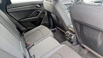 Audi Q3 1.5 TFSI CoD 35 Black Edition SUV 5dr Petrol S Tronic Euro 6 (s/