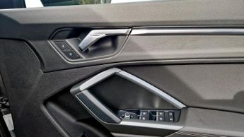 Audi Q3 1.5 TFSI CoD 35 Black Edition SUV 5dr Petrol S Tronic Euro 6 (s/