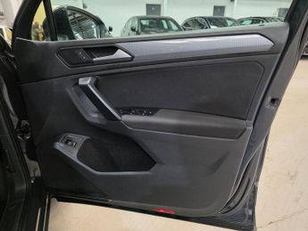 Volkswagen Tiguan 1.4 TSI 13kWh Life DSG Euro 6 (s/s) 5dr