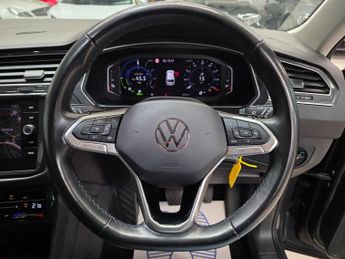 Volkswagen Tiguan 1.4 TSI 13kWh Life DSG Euro 6 (s/s) 5dr