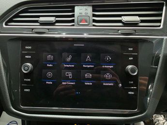Volkswagen Tiguan 1.4 TSI 13kWh Life DSG Euro 6 (s/s) 5dr