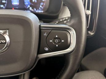 Volvo XC40 2.0 D3 Momentum Pro Auto Euro 6 (s/s) 5dr