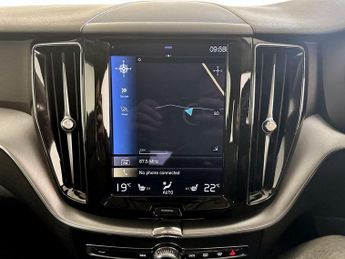 Volvo XC60 2.0 B5 MHEV Momentum Auto Euro 6 (s/s) 5dr