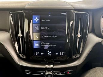Volvo XC60 2.0 B5 MHEV Momentum Auto Euro 6 (s/s) 5dr