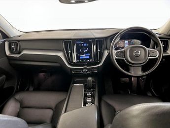 Volvo XC60 2.0 B5 MHEV Momentum Auto Euro 6 (s/s) 5dr
