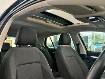 Volkswagen Golf 1.0 eTSI MHEV Life DSG Euro 6 (s/s) 5dr