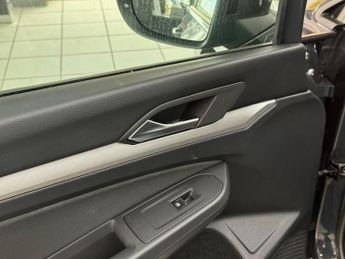 Volkswagen Golf 1.0 eTSI MHEV Life DSG Euro 6 (s/s) 5dr