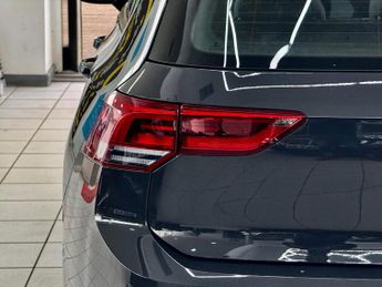 Volkswagen Golf 1.0 eTSI MHEV Life DSG Euro 6 (s/s) 5dr