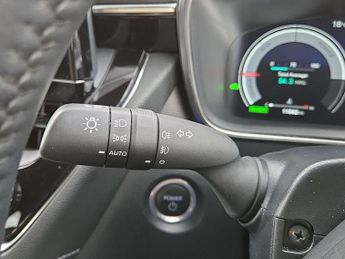 Toyota Corolla 1.8 VVT-h Excel Hatchback 5dr Petrol Hybrid CVT Euro 6 (s/s) (14