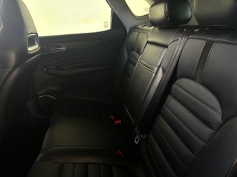 MG MG HS 1.5 T-GDI 16.6kWh Exclusive Auto Euro 6 (s/s) 5dr