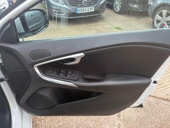 Volvo V40 2.0 D4 R-Design Lux Nav Geartronic Euro 6 (s/s) 5dr