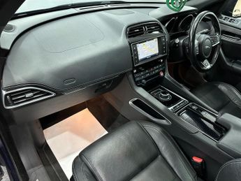Jaguar F-PACE 2.0 D180 R-Sport SUV 5dr Diesel Auto AWD Euro 6 (s/s) (180 ps)