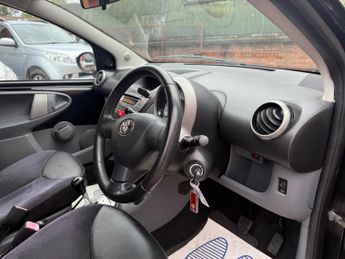 Toyota AYGO 1.0 VVT-i Black MultiMode Euro 4 5dr (AC)