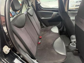 Toyota AYGO 1.0 VVT-i Black MultiMode Euro 4 5dr (AC)