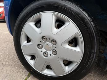 Peugeot 107 1.0 12V Urban 2 Tronic Euro 4 5dr