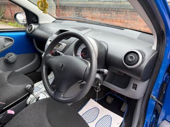 Peugeot 107 1.0 12V Urban 2 Tronic Euro 4 5dr