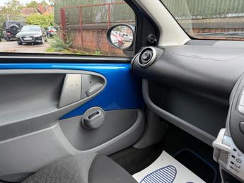 Peugeot 107 1.0 12V Urban 2 Tronic Euro 4 5dr