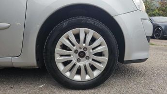 Renault Grand Modus 1.6 VVT Dynamique Auto Euro 5 5dr
