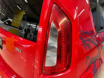 Kia Soul 1.6 CRDi Inferno Euro 5 5dr