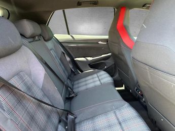 VOLKSWAGEN GOLF 2.0 TSI GTI
