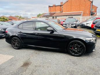 Alfa Romeo Giulia 2.0T Nero Edizione Auto Euro 6 (s/s) 4dr
