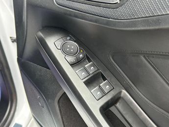Ford Focus 1.0T EcoBoost ST-Line X Auto Euro 6 (s/s) 5dr