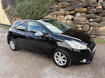 Peugeot 208 1.2 VTi Style Euro 5 5dr