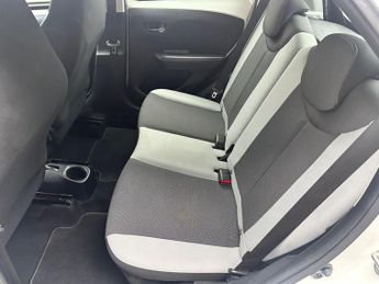 Toyota AYGO 1.0 VVT-i x-play x-shift Euro 6 5dr