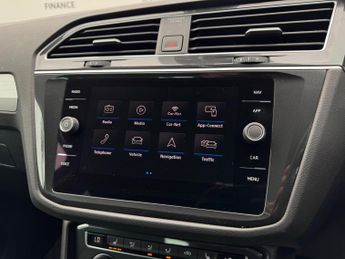 Volkswagen Tiguan 2.0 TDI Match DSG 4Motion Euro 6 (s/s) 5dr