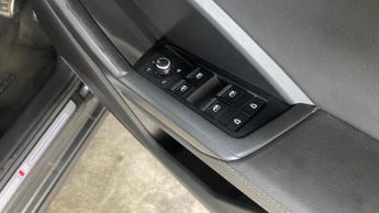 Audi Q3 1.5 TFSI CoD 35 S line S Tronic Euro 6 (s/s) 5dr