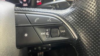 Audi Q3 1.5 TFSI CoD 35 S line S Tronic Euro 6 (s/s) 5dr