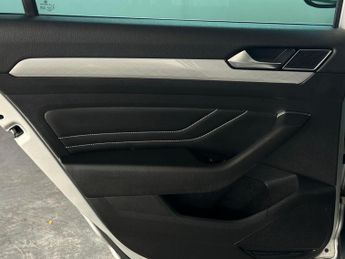 Volkswagen Passat 1.5 TSI EVO SEL DSG Euro 6 (s/s) 4dr
