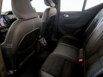 Volvo XC40 2.0 B3 MHEV Plus DCT Auto Euro 6 (s/s) 5dr
