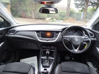 Vauxhall Grandland X 1.2 Turbo SRi Nav Auto Euro 6 (s/s) 5dr