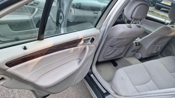 Mercedes-Benz C Class 2.1 C200 CDI Elegance SE 4dr