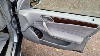 Mercedes-Benz C Class 2.1 C200 CDI Elegance SE 4dr