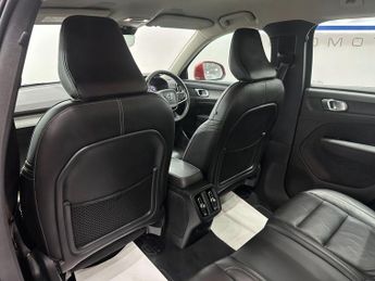 Volvo XC40 2.0 B4 MHEV Inscription Pro Auto Euro 6 (s/s) 5dr