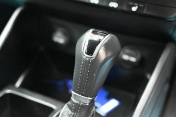 HYUNDAI TUCSON 2.0 CRDi Premium SUV 5dr Diesel Auto 4WD Euro 6 (136 ps) +FREE 6