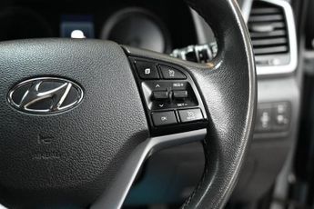 HYUNDAI TUCSON 2.0 CRDi Premium SUV 5dr Diesel Auto 4WD Euro 6 (136 ps) +FREE 6