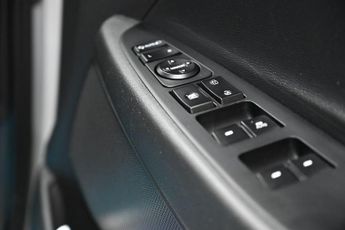 HYUNDAI TUCSON 2.0 CRDi Premium SUV 5dr Diesel Auto 4WD Euro 6 (136 ps) +FREE 6