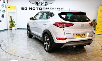 HYUNDAI TUCSON 2.0 CRDi Premium SUV 5dr Diesel Auto 4WD Euro 6 (136 ps) +FREE 6
