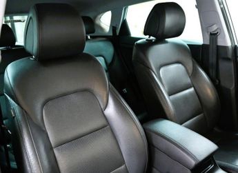 HYUNDAI TUCSON 2.0 CRDi Premium SUV 5dr Diesel Auto 4WD Euro 6 (136 ps) +FREE 6