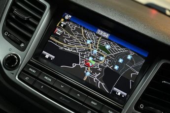 HYUNDAI TUCSON 2.0 CRDi Premium SUV 5dr Diesel Auto 4WD Euro 6 (136 ps) +FREE 6