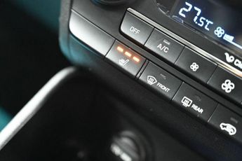 HYUNDAI TUCSON 2.0 CRDi Premium SUV 5dr Diesel Auto 4WD Euro 6 (136 ps) +FREE 6