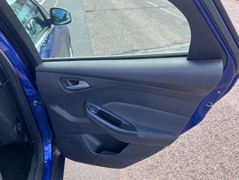 Ford Focus 1.6 Titanium Powershift Euro 6 5dr