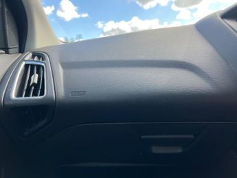 Ford Focus 1.6 Titanium Powershift Euro 6 5dr