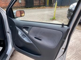 Toyota Yaris 1.3 VVT-i T Spirit 5dr